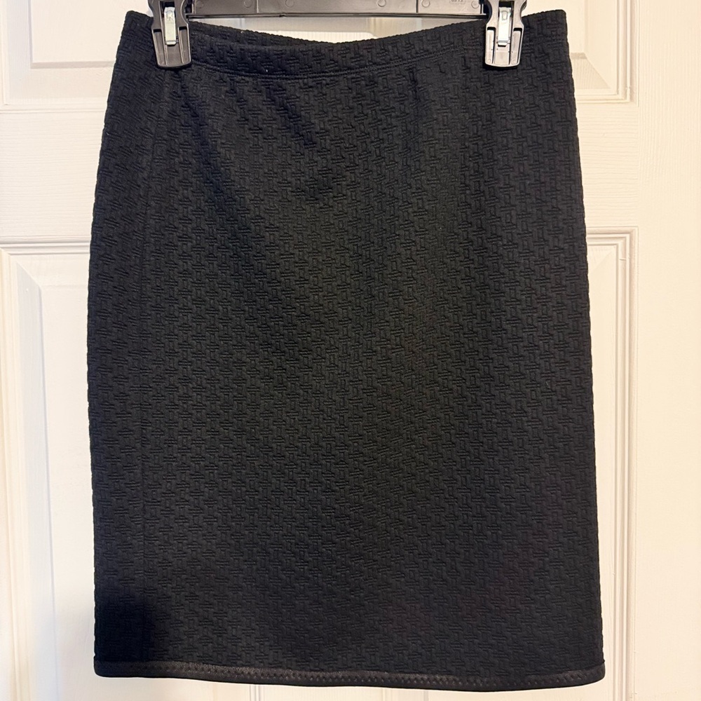 Max Studio Elegant Black Pencil Skirt - Picture 2 of 5